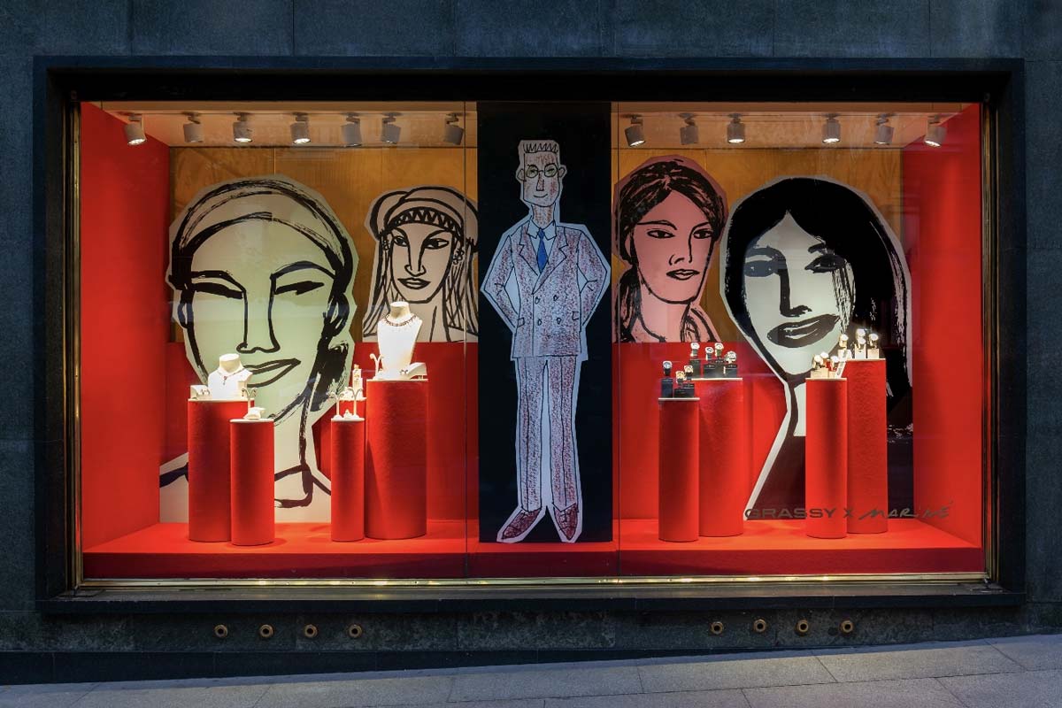 Escaparate joyería. Materiales nobles e iluminación.